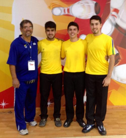 (e-d) Benê Villa (coach), João Izaias Neto, Thiago Felicetti e Bruno Costa