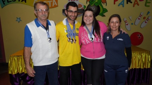 Geraldo Couto (Clube Pinheiros), Renan Zoghaib (Campeão), Roberta Rodrigues (Campeã), Suzy Azevedo (FPBOL)